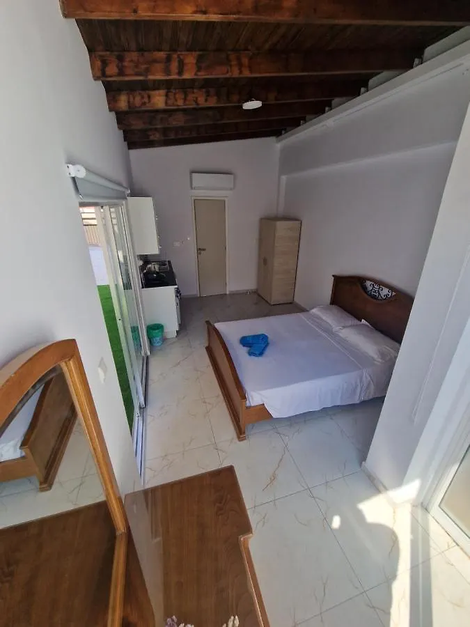 Town Center Garden Suite Larnaca Apartment